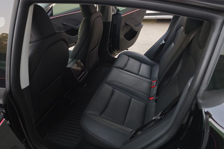 特斯拉 Model 3 2023款 长续航全轮驱动版中控内饰7002