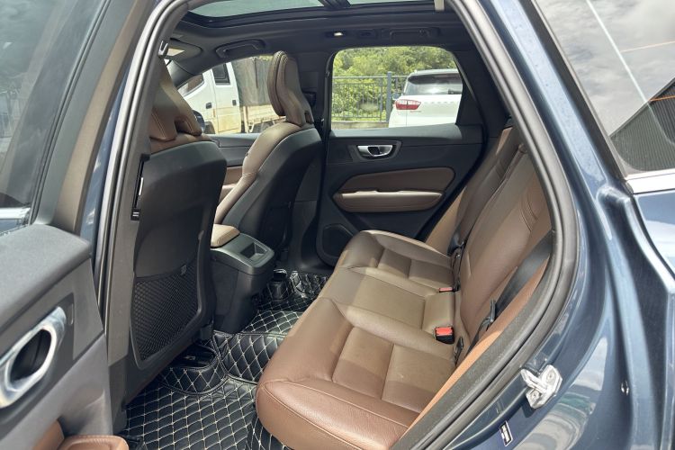 沃尔沃XC60 2022款 B5 四驱智逸豪华版中控内饰7003