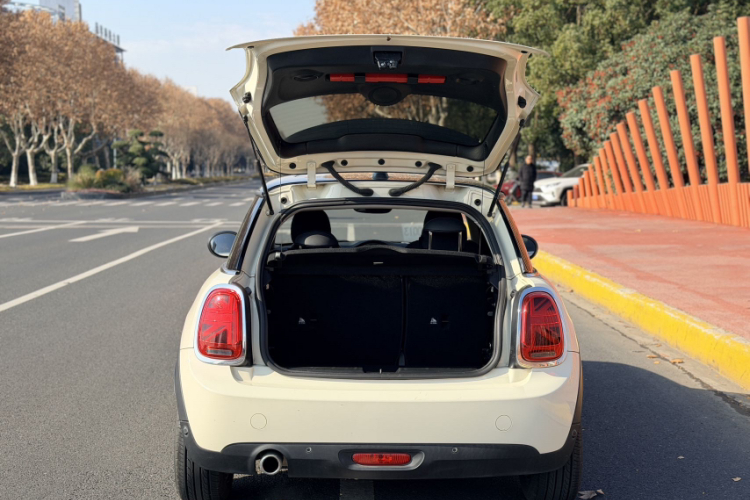 MINI 2019款 1.5T COOPER 经典派车身外观6003