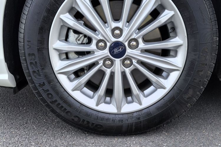 福特 福克斯 2020款 三厢 EcoBoost 180 自动锋潮型局部细节9007