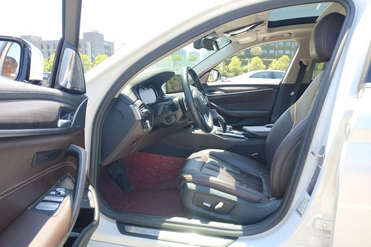 宝马5系 2018款 530Li 领先型 豪华套装中控内饰7004