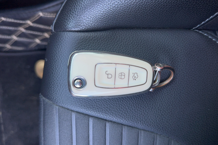 福特 福克斯 2020款 两厢经典 1.5L 自动风尚型中控内饰7004