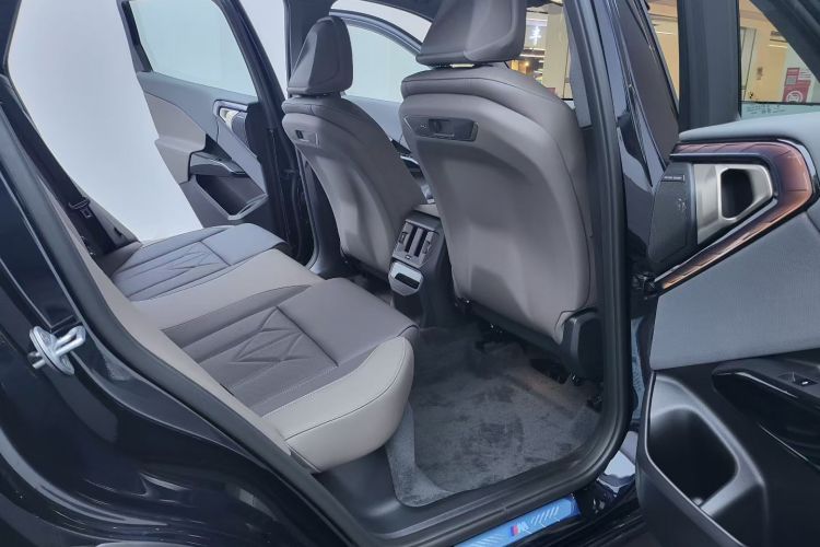 宝马X3 2025款 xDrive30L 领先型 M运动套装中控内饰7008