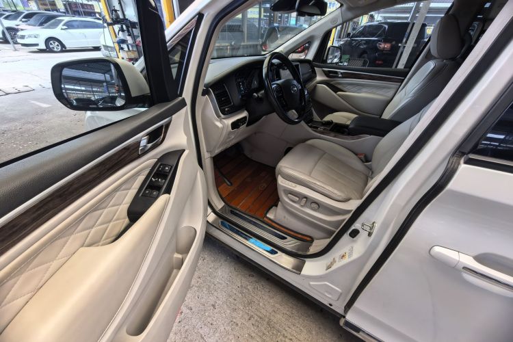 广汽传祺 传祺M8 2018款 320T 旗舰版中控内饰7001