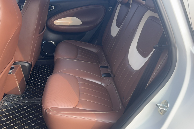 五菱汽车 五菱缤果 2023款 333km 灵犀互联+款中控内饰7001