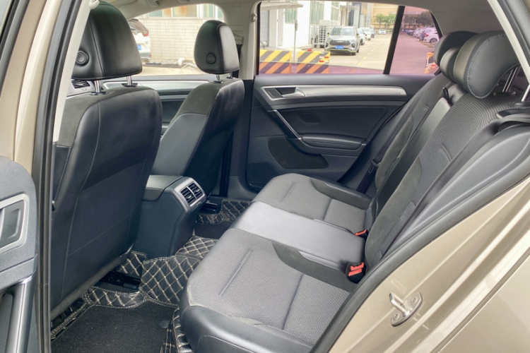 大众 高尔夫 2018款 230TSI 自动舒适型中控内饰7005