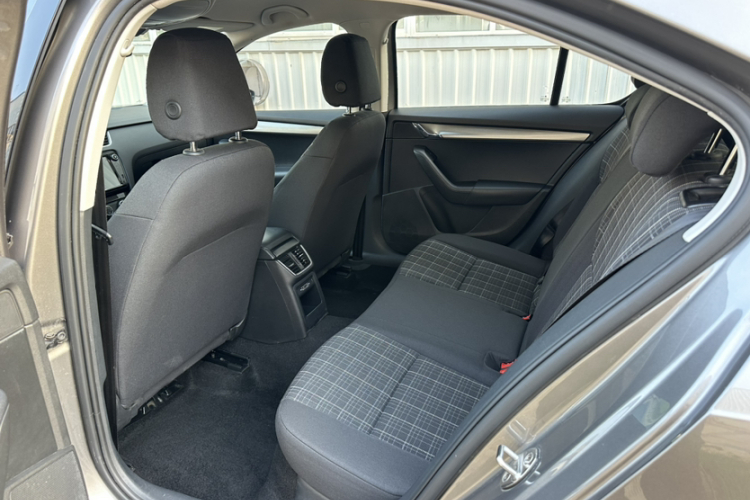 斯柯达 明锐 2018款 TSI230 DSG舒适版中控内饰7002