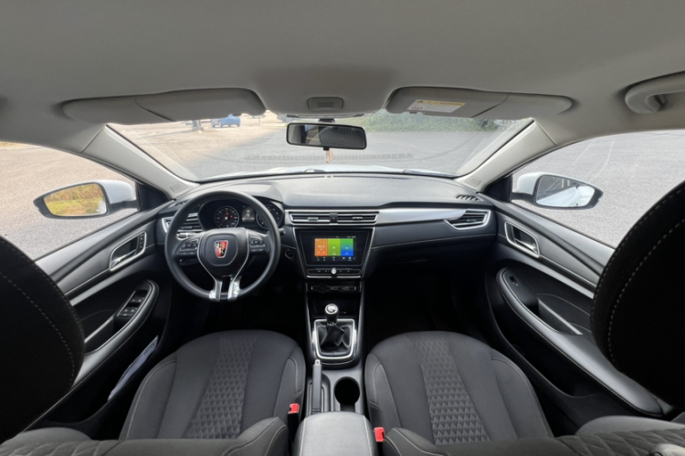 荣威i5 2020款 1.5L 手动4G互联领豪版中控内饰7001