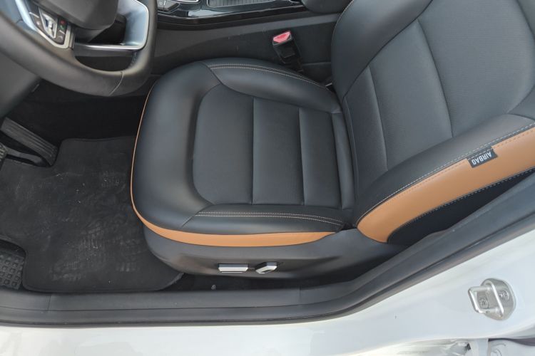 吉利汽车 帝豪GL 2020款 1.4T CVT尊贵型局部细节19