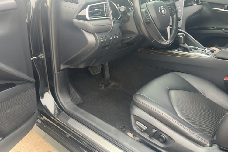 丰田 凯美瑞 2018款 2.0G 豪华版中控内饰7002