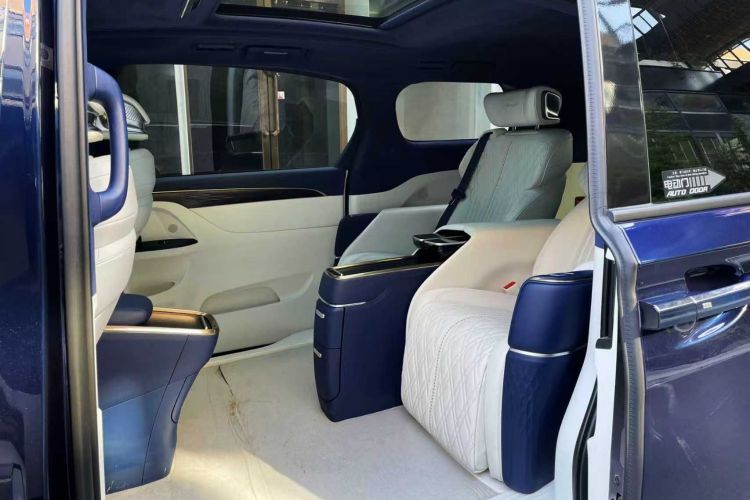 别克GL8 2020款 Avenir艾维亚 四座尊礼版中控内饰7002