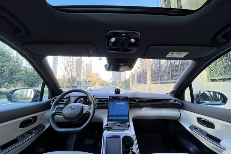 蔚来ES8 2020款 580KM 六座版中控内饰7002