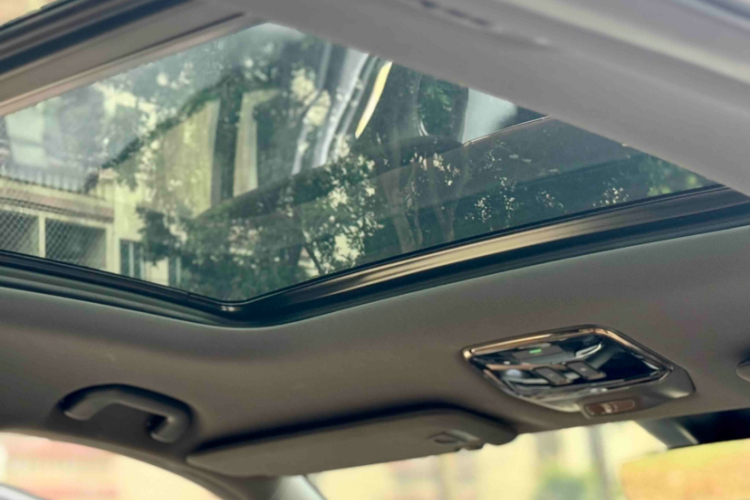 蔚来ES8 2020款 415KM 七座版中控内饰7001