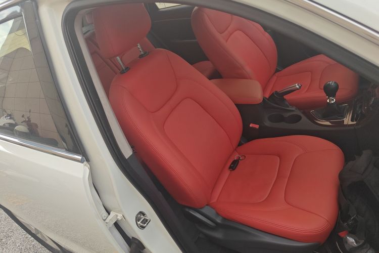 众泰T600 2016款 1.5T 手动精英型中控内饰7011