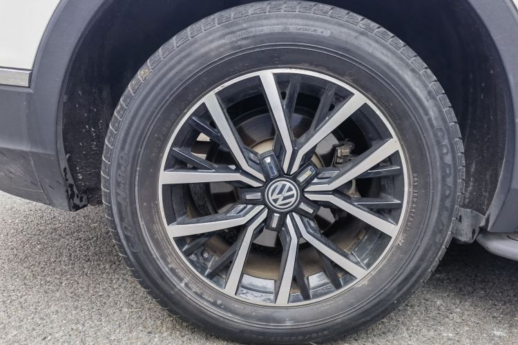 大众 途观L 2017款 330TSI 自动两驱舒适版车身外观6009