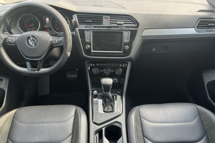 大众 途观L 2018款 380TSI 自动四驱豪华版中控内饰7002