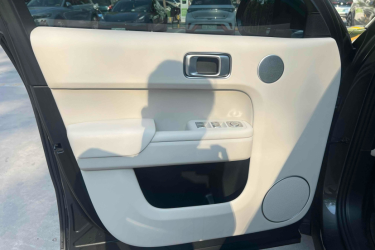 理想汽车 理想L9 2022款 Max中控内饰7004