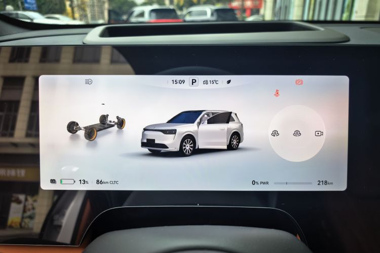 鸿蒙智行 问界M8 2025款 纯电 Max+ 六座四驱版中控内饰15