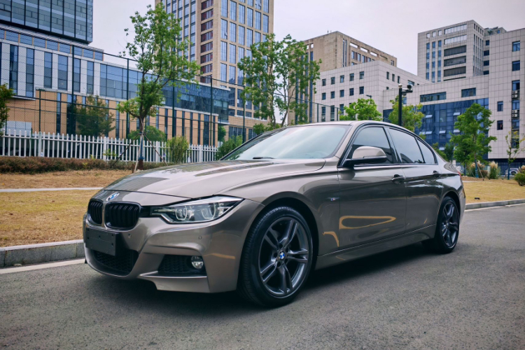 宝马3系 2018款 320i M运动套装车身外观1