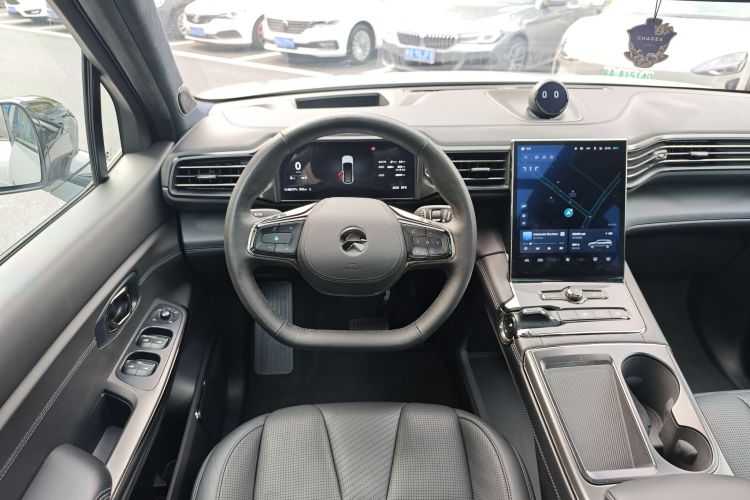 蔚来ES8 2020款 415KM 签名版 六座版中控内饰7001