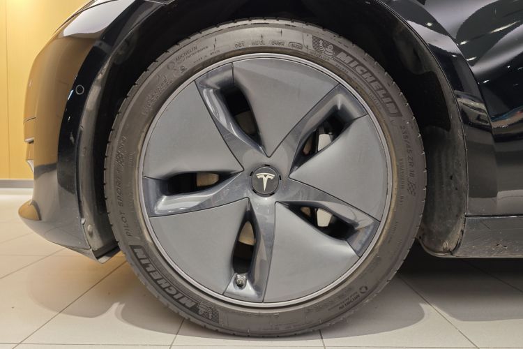 特斯拉 Model 3 2020款 标准续航后驱升级版车身外观6005