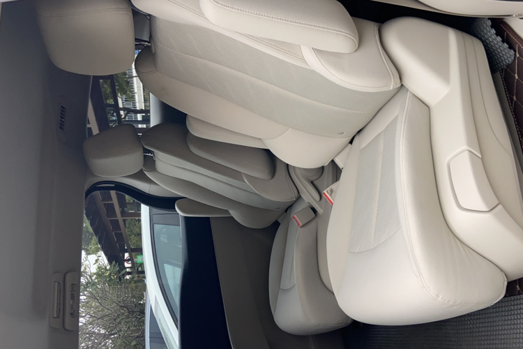 别克GL8 2021款 陆上公务舱 652T 舒适型中控内饰7004