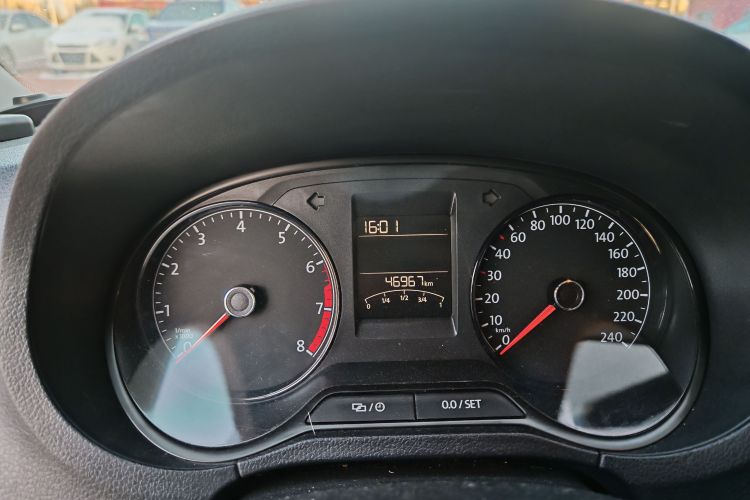 大众 Polo 2016款 1.4L 自动风尚型中控内饰15