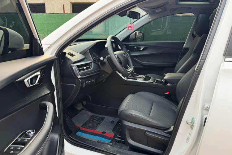 奇瑞 瑞虎5x 2024款 1.5L CVT新锐版中控内饰7006