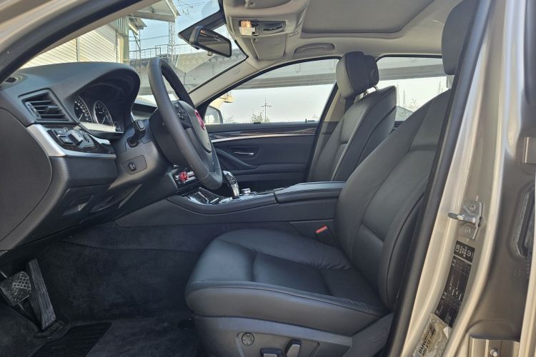 宝马5系 2013款 525Li 领先型中控内饰7001