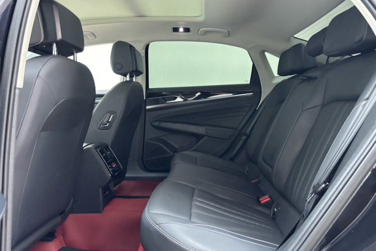 大众 帕萨特 2025款 出众款 380TSI 星空龙腾版中控内饰7003