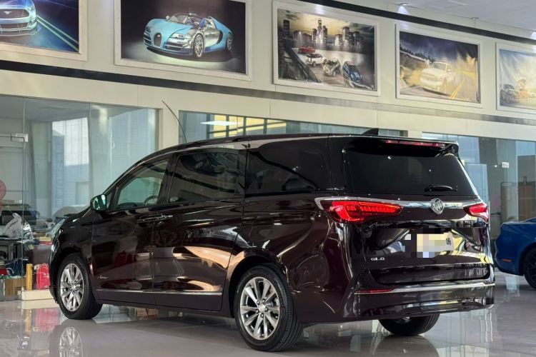 别克GL8 2022款 Avenir艾维亚 七座亲礼版车身外观6005