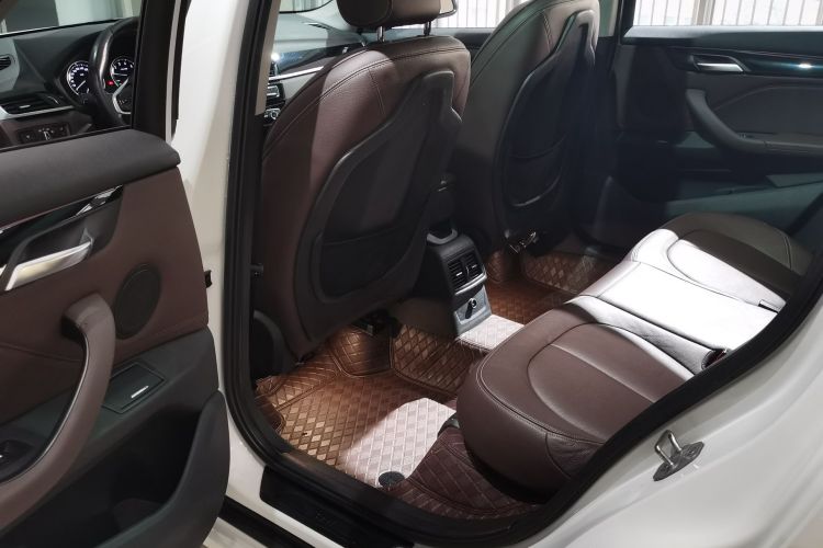 宝马X1 2018款 sDrive18Li 尊享型中控内饰7002
