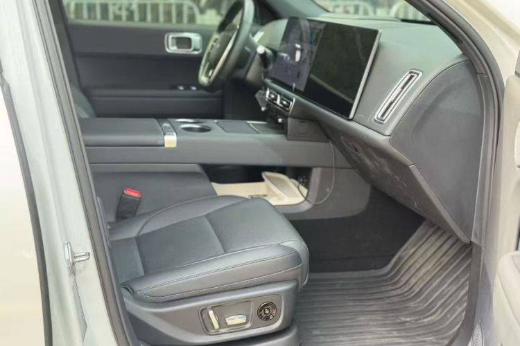 理想汽车 理想L6 2024款 Max中控内饰7003