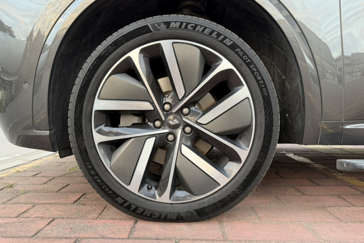 理想汽车 理想L9 2022款 Max车身外观6003