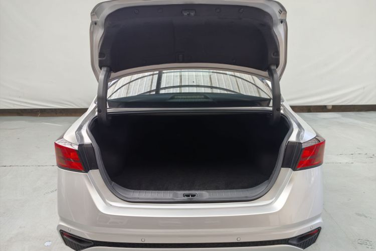 日产 天籁 2021款 2.0L XL 舒适版车身外观6010