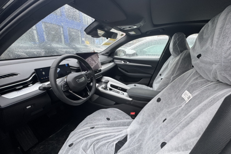 吉利汽车 星瑞 2025款 东方曜 1.5TD 昆仑版中控内饰7002