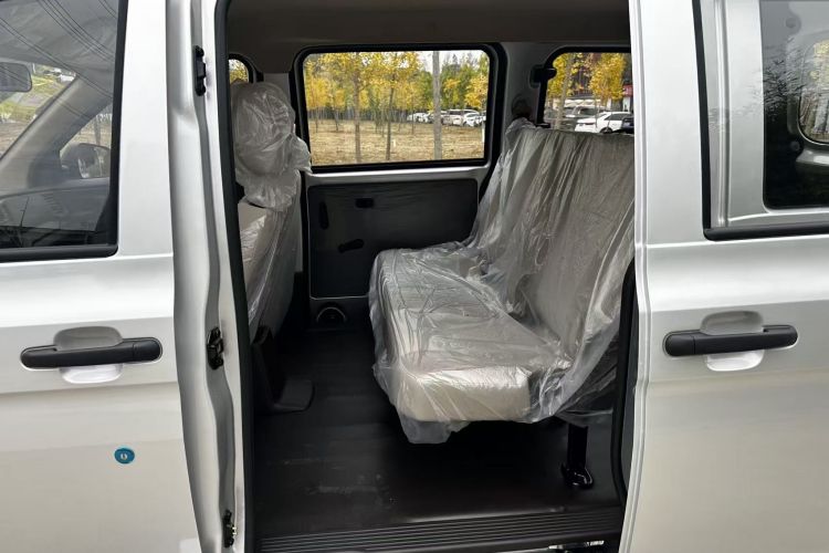 五菱汽车 五菱宏光V 2022款 1.5L劲取版电动助力LAR中控内饰7007