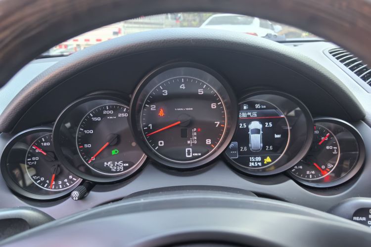 保时捷 2014款 Cayenne Platinum Edition 3.0T中控内饰15