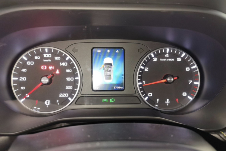 荣威i5 2021款 1.5L 手动钻石版中控内饰15