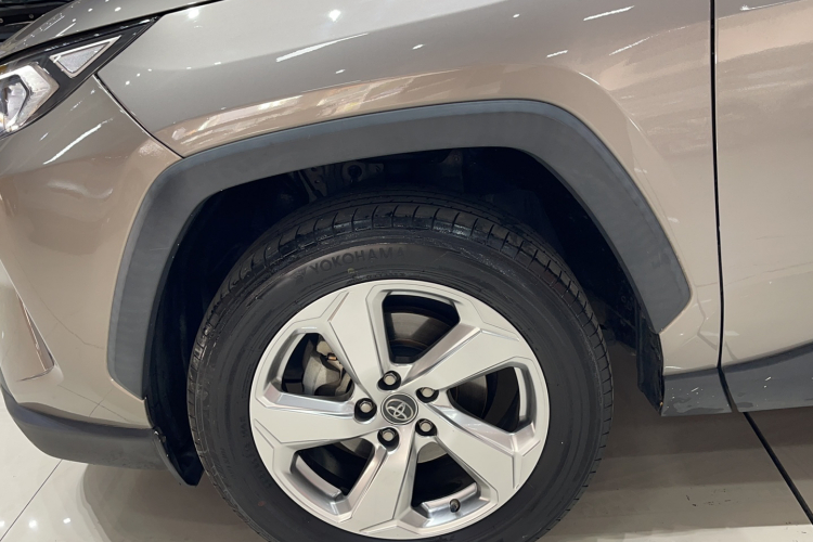 丰田 RAV4荣放 2020款 2.0L CVT两驱风尚版车身外观6007