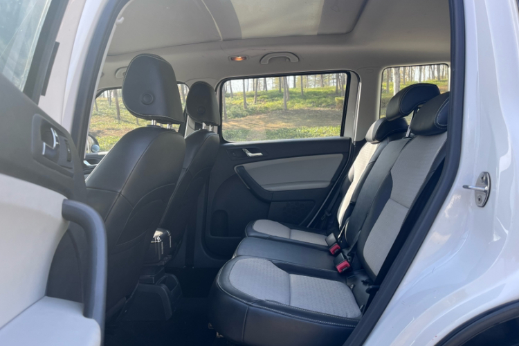 斯柯达 Yeti 2017款 TSI280 DSG前行版车身外观6002