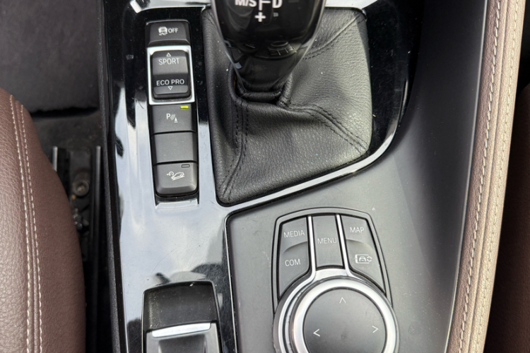 宝马X1 2021款 xDrive25Li 尊享型中控内饰7007