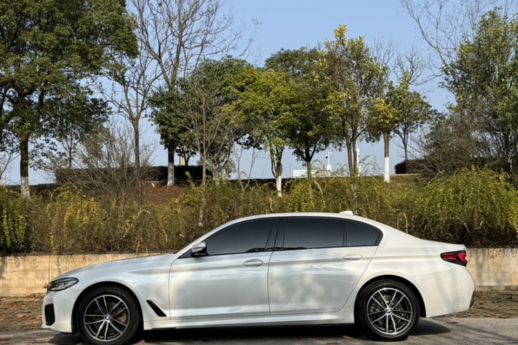 宝马5系 2021款 改款 525Li M运动套装车身外观6003