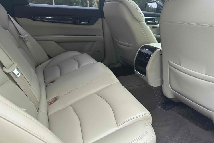 凯迪拉克CT6 2016款 28T 时尚型中控内饰7002