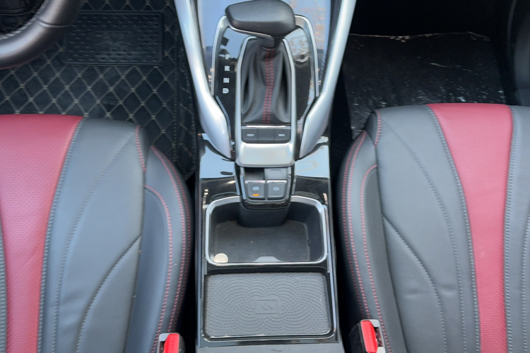 上汽大通MAXUS EUNIQ 5 2020款 大电量旗舰版 七座局部细节18