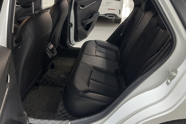 别克 英朗 2021款 改款 典范 1.5L 自动精英型中控内饰7001