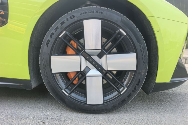 小鹏P7 2025款 750 四驱高性能 Ultra车身外观6008