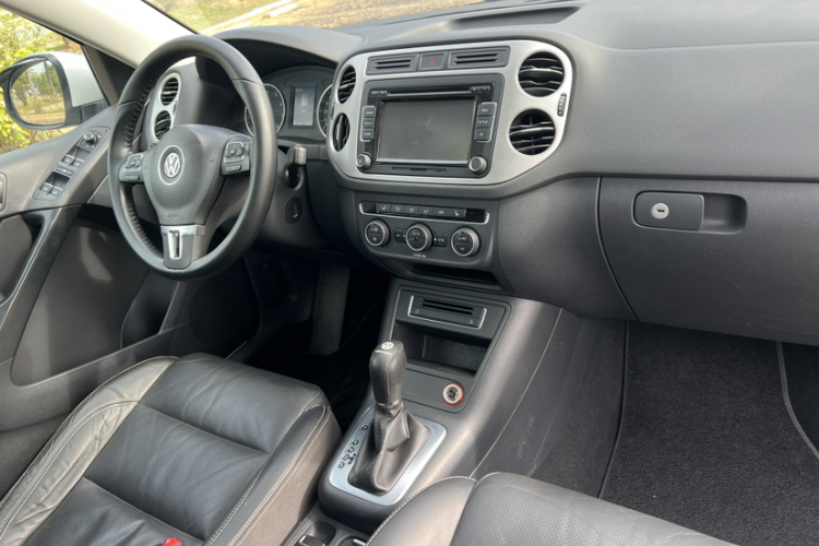 大众 途观 2016款 300TSI 自动两驱豪华版中控内饰7006