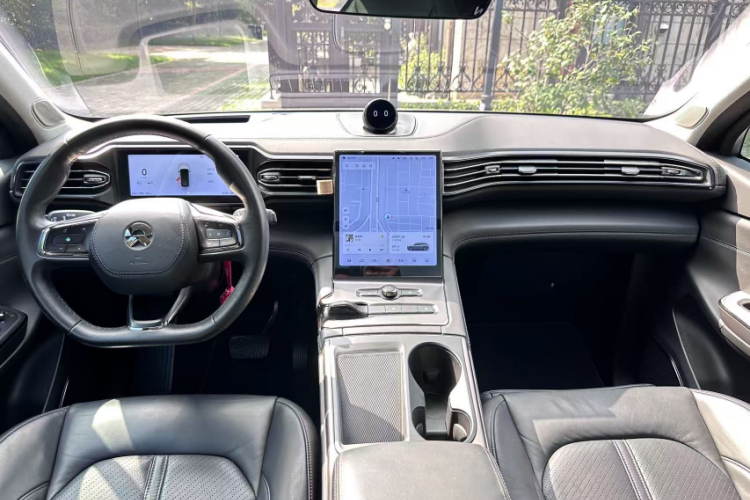 蔚来ES6 2019款 420KM 运动版中控内饰7011