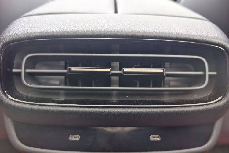 小米汽车 小米SU7 2024款 四驱超长续航高阶智驾Max版中控内饰7013